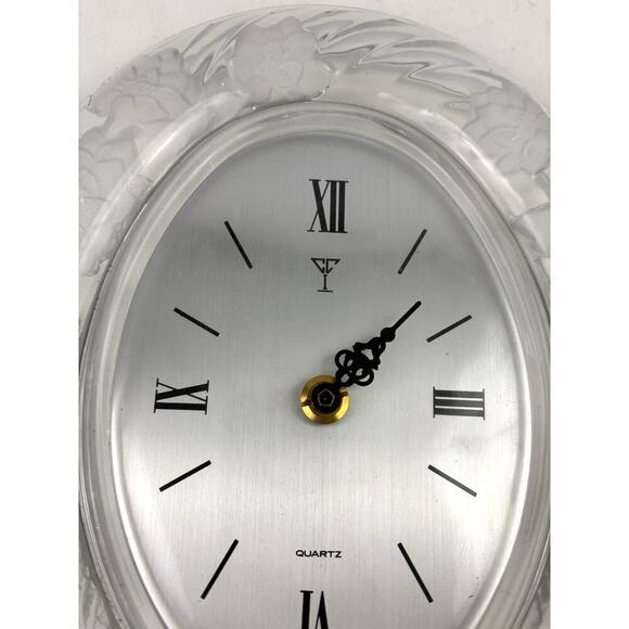VTG Oval Crystal Clear Signatures Floral Rim Design Wall Clock Japaan Works - Picture 6 of 16